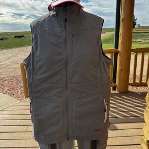 Cabela's Gray Sleeveless Vest